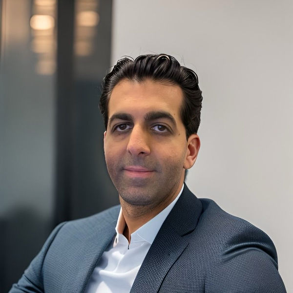 Portrait of Rikesh Wadhwa, Senior Family and Wills & Estates Lawyer, Stokes Law LLP Calgary